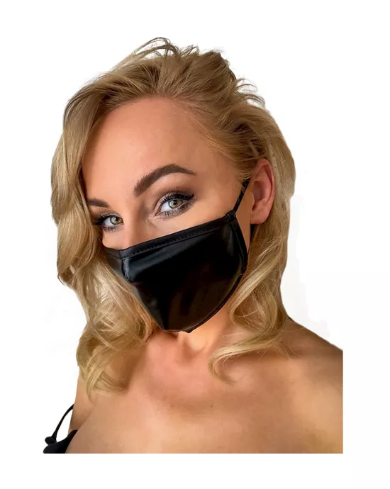 Noir Simple Wetlook Mask